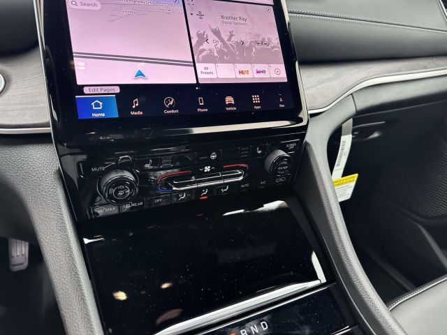 2025 Jeep Grand Cherokee LIMITED 4X4 2025 Jeep Grand Cherokee LIMITED 4X4