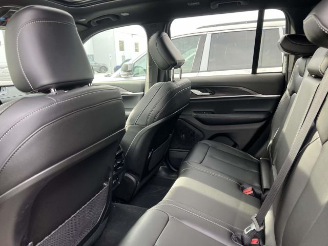 2025 Jeep Grand Cherokee LIMITED 4X4