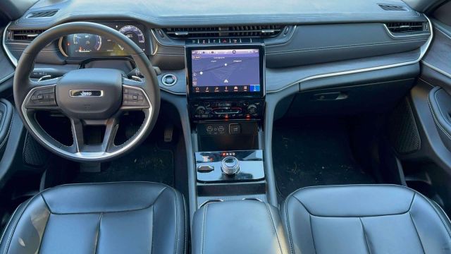 2025 Jeep Grand Cherokee Limited 4x4 2025 Jeep Grand Cherokee Limited 4x4