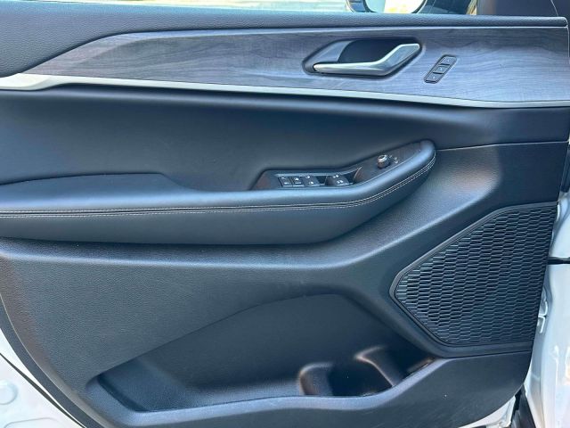 2025 Jeep Grand Cherokee Limited 4x4 2025 Jeep Grand Cherokee Limited 4x4