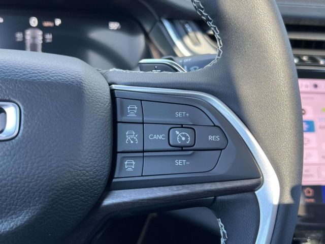 2025 Jeep Grand Cherokee Limited 4x4 2025 Jeep Grand Cherokee Limited 4x4