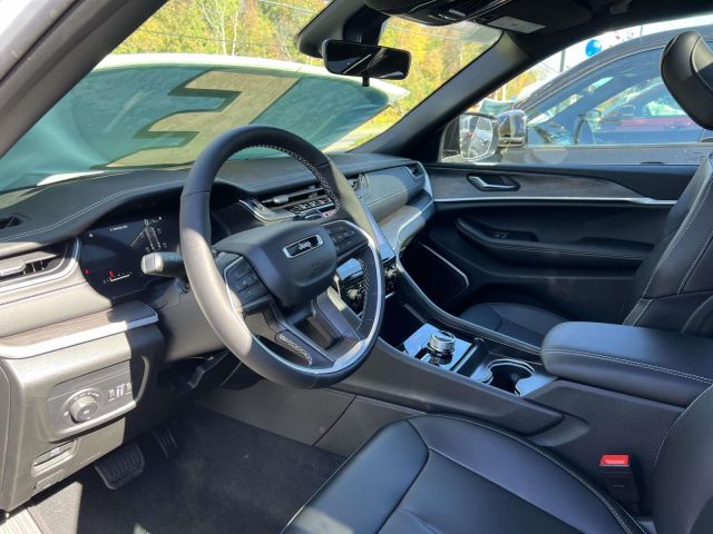 2025 Jeep Grand Cherokee Limited 4x4 2025 Jeep Grand Cherokee Limited 4x4