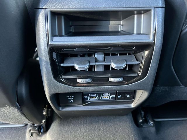 2025 Jeep Grand Cherokee Limited 4x4 2025 Jeep Grand Cherokee Limited 4x4