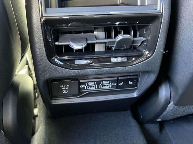 2025 Jeep Grand Cherokee Limited 4x4 2025 Jeep Grand Cherokee Limited 4x4