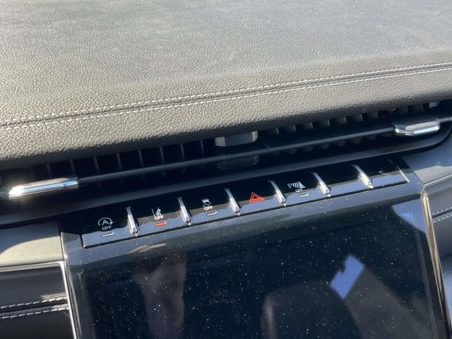 2025 Jeep Grand Cherokee Limited 4x4 2025 Jeep Grand Cherokee Limited 4x4