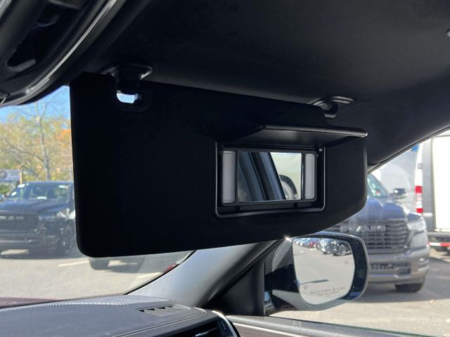 2025 Jeep Grand Cherokee Limited 4x4 2025 Jeep Grand Cherokee Limited 4x4