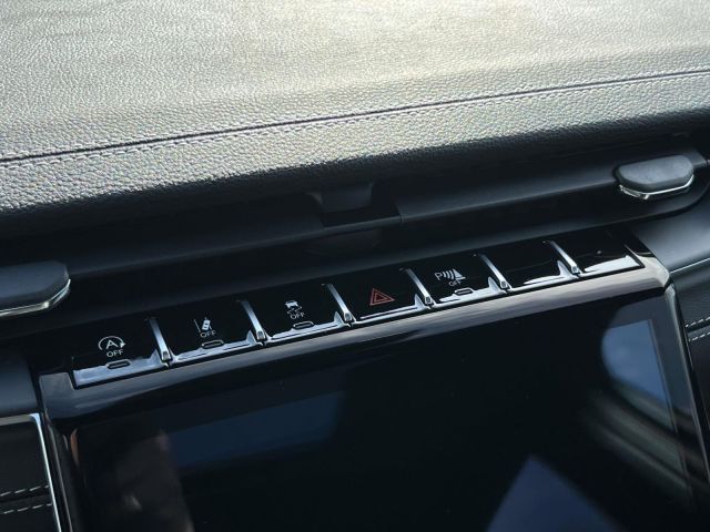 2025 Jeep Grand Cherokee Limited 4x4 2025 Jeep Grand Cherokee Limited 4x4