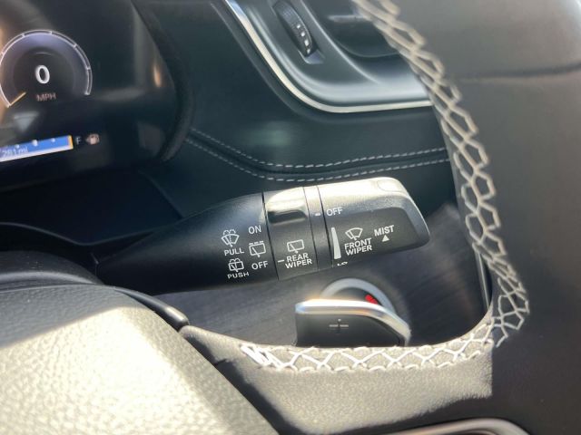 2025 Jeep Grand Cherokee Limited 4x4 2025 Jeep Grand Cherokee Limited 4x4