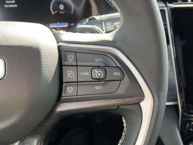 2025 Jeep Grand Cherokee Limited 4x4 2025 Jeep Grand Cherokee Limited 4x4