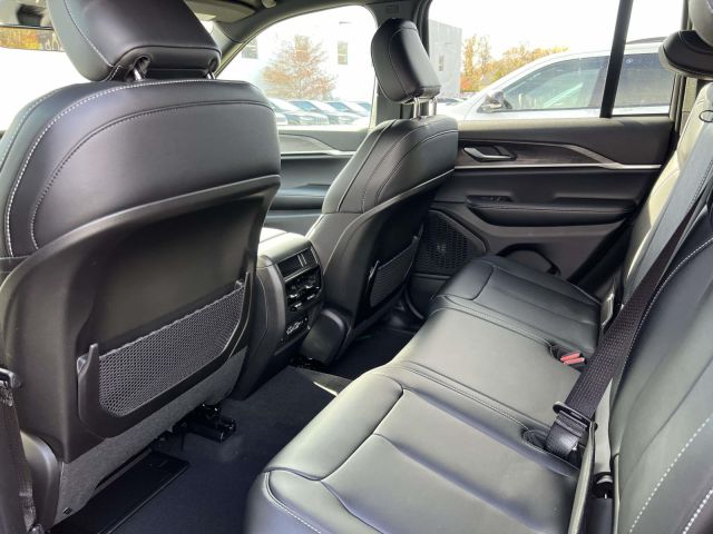 2025 Jeep Grand Cherokee Limited 4x4 2025 Jeep Grand Cherokee Limited 4x4