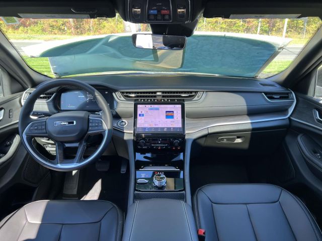 2025 Jeep Grand Cherokee Limited 4x4