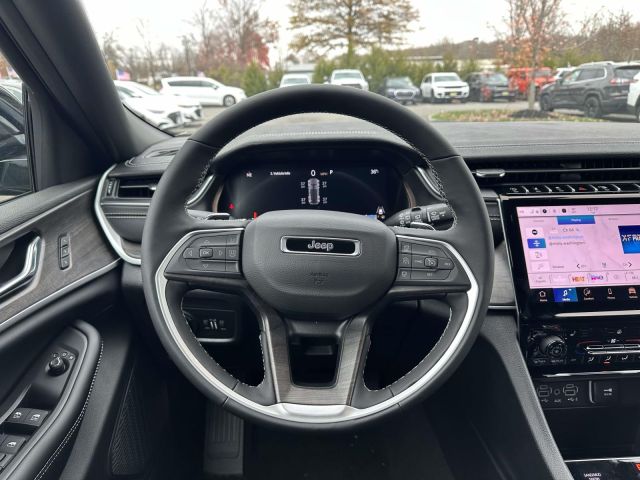 2025 Jeep Grand Cherokee LIMITED 4X4