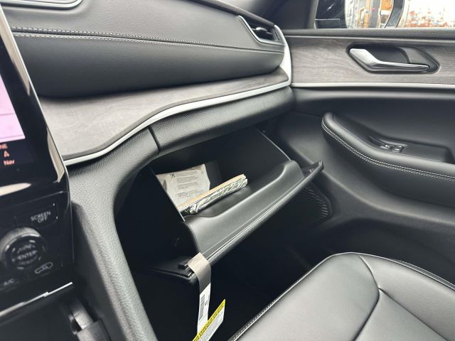 2025 Jeep Grand Cherokee LIMITED 4X4