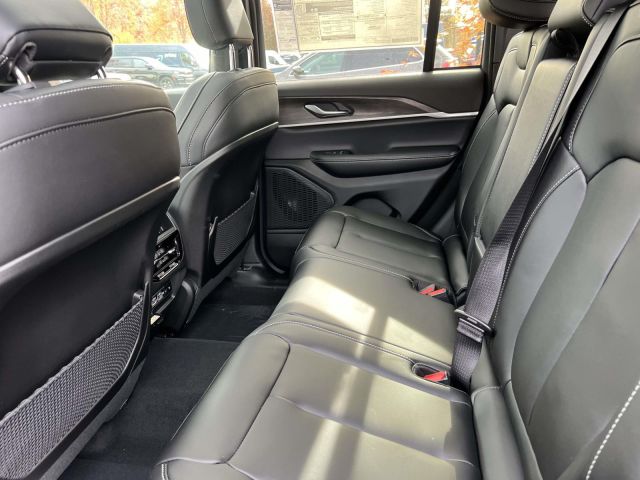 2025 Jeep Grand Cherokee LIMITED 4X4 2025 Jeep Grand Cherokee LIMITED 4X4