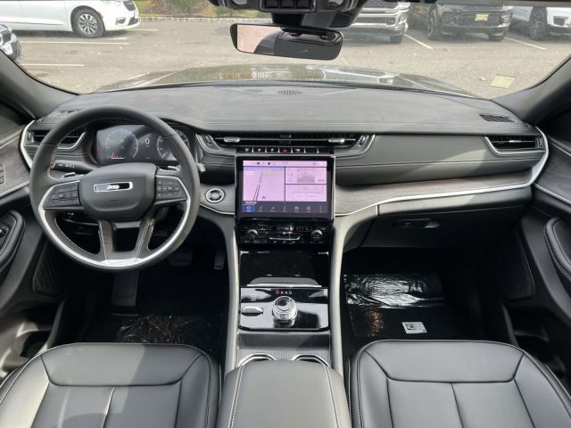 2025 Jeep Grand Cherokee LIMITED 4X4 2025 Jeep Grand Cherokee LIMITED 4X4