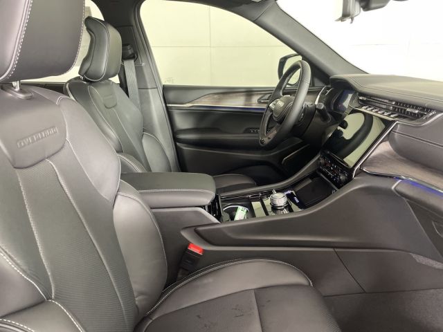 2025 Jeep Grand Cherokee Overland 2025 Jeep Grand Cherokee Overland