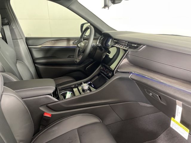 2025 Jeep Grand Cherokee Overland 2025 Jeep Grand Cherokee Overland