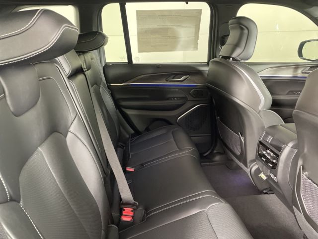 2025 Jeep Grand Cherokee Overland 2025 Jeep Grand Cherokee Overland