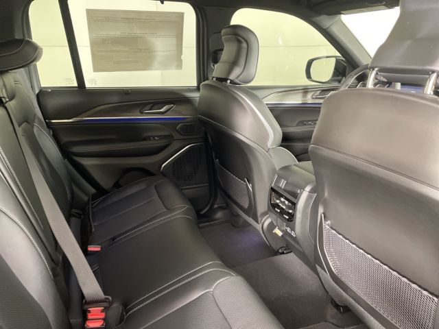 2025 Jeep Grand Cherokee Overland 2025 Jeep Grand Cherokee Overland