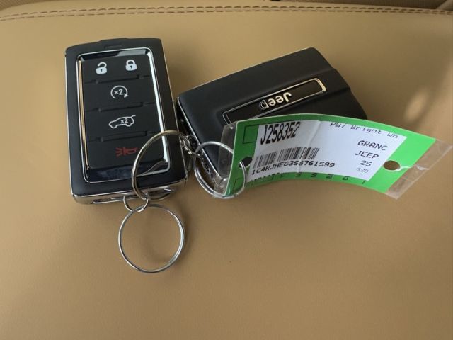 2025 Jeep Grand Cherokee Summit