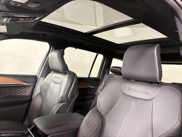 2025 Jeep Grand Cherokee Summit 2025 Jeep Grand Cherokee Summit