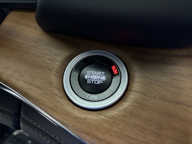 2025 Jeep Grand Cherokee Summit 2025 Jeep Grand Cherokee Summit