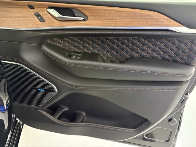 2025 Jeep Grand Cherokee Summit 2025 Jeep Grand Cherokee Summit