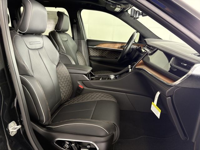 2025 Jeep Grand Cherokee Summit 2025 Jeep Grand Cherokee Summit