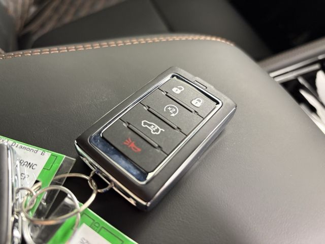 2025 Jeep Grand Cherokee Summit 2025 Jeep Grand Cherokee Summit