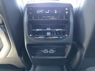 2025 Jeep Grand Cherokee L Laredo 2025 Jeep Grand Cherokee L Laredo