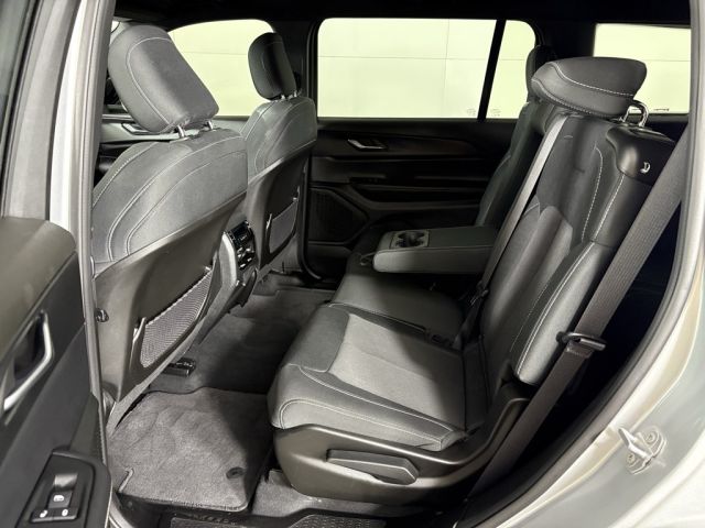 2025 Jeep Grand Cherokee L Laredo 2025 Jeep Grand Cherokee L Laredo