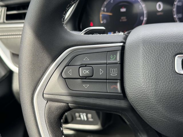 2025 Jeep Grand Cherokee L Laredo X 4x4