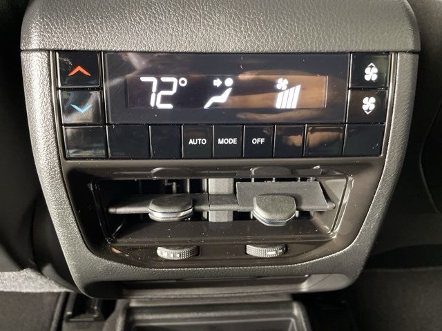 2025 Jeep Grand Cherokee L Laredo 2025 Jeep Grand Cherokee L Laredo