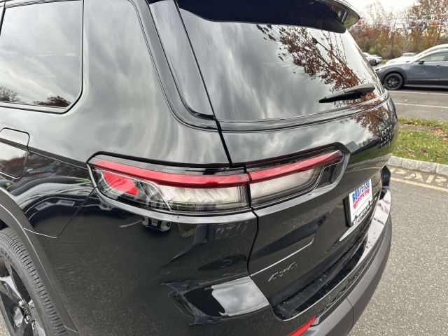 2025 Jeep Grand Cherokee L L ALTITUDE X 4X4 2025 Jeep Grand Cherokee L L ALTITUDE X 4X4