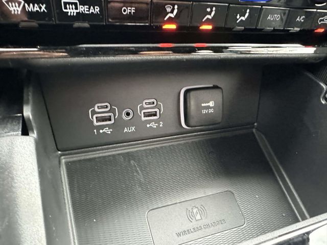 2025 Jeep Grand Cherokee L L ALTITUDE X 4X4 2025 Jeep Grand Cherokee L L ALTITUDE X 4X4