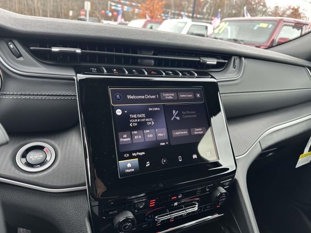 2025 Jeep Grand Cherokee L L ALTITUDE X 4X4 2025 Jeep Grand Cherokee L L ALTITUDE X 4X4