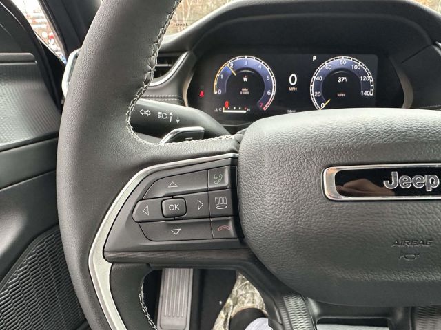 2025 Jeep Grand Cherokee L L ALTITUDE X 4X4 2025 Jeep Grand Cherokee L L ALTITUDE X 4X4