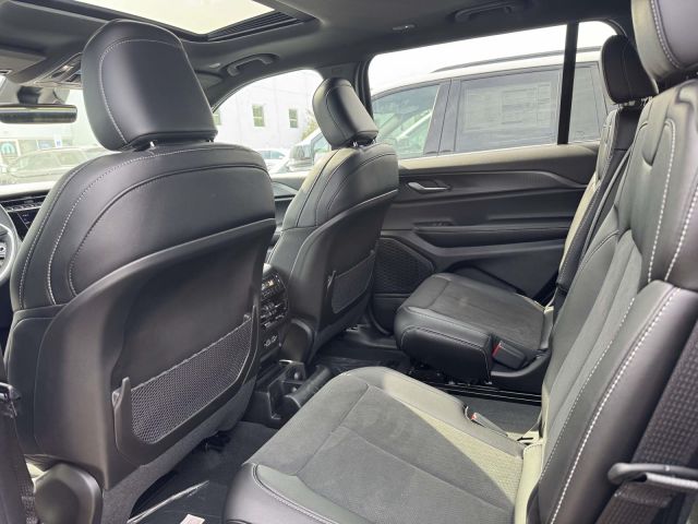 2025 Jeep Grand Cherokee L Altitude X 4x4