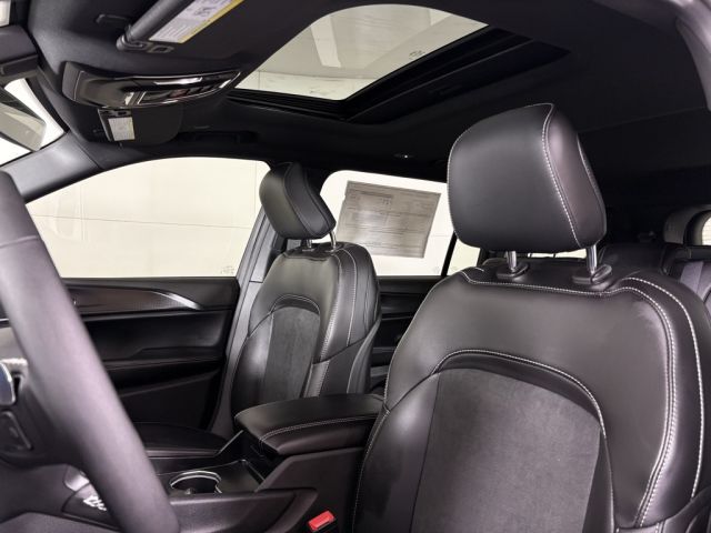 2025 Jeep Grand Cherokee L Altitude X 2025 Jeep Grand Cherokee L Altitude X