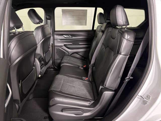 2025 Jeep Grand Cherokee L Altitude X 2025 Jeep Grand Cherokee L Altitude X