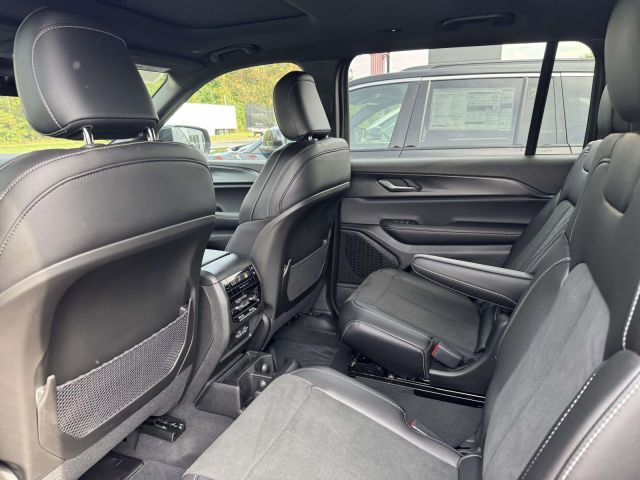 2025 Jeep Grand Cherokee L Altitude X 4x4