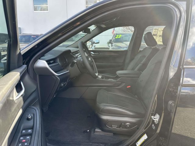 2025 Jeep Grand Cherokee L Altitude X 4x4