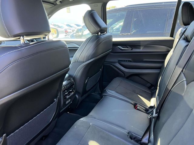 2025 Jeep Grand Cherokee L Altitude X 4x4 2025 Jeep Grand Cherokee L Altitude X 4x4