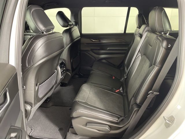 2025 Jeep Grand Cherokee L Altitude 2025 Jeep Grand Cherokee L Altitude