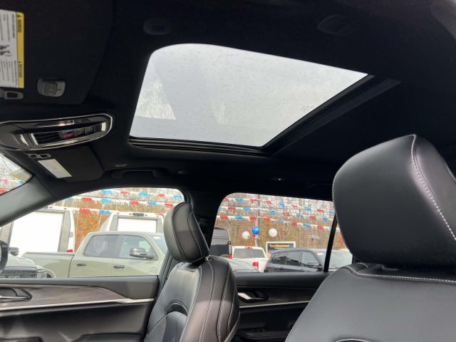 2025 Jeep Grand Cherokee L Limited 4x4