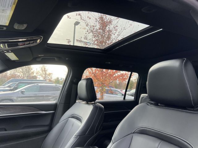 2025 Jeep Grand Cherokee L Limited 4x4