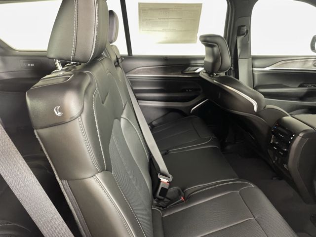 2025 Jeep Grand Cherokee L Overland 2025 Jeep Grand Cherokee L Overland