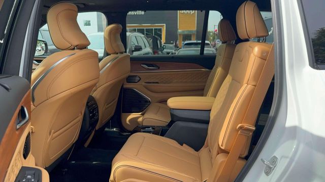 2025 Jeep Grand Cherokee L Summit Reserve 4x4