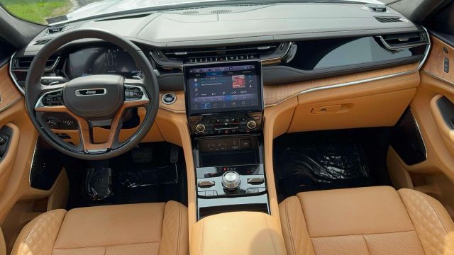 2025 Jeep Grand Cherokee L Summit Reserve 4x4