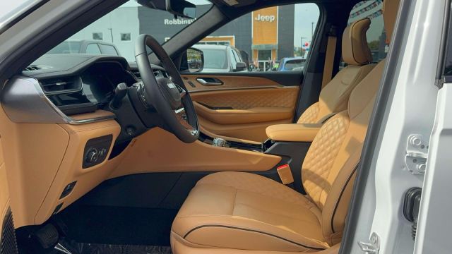 2025 Jeep Grand Cherokee L Summit Reserve 4x4